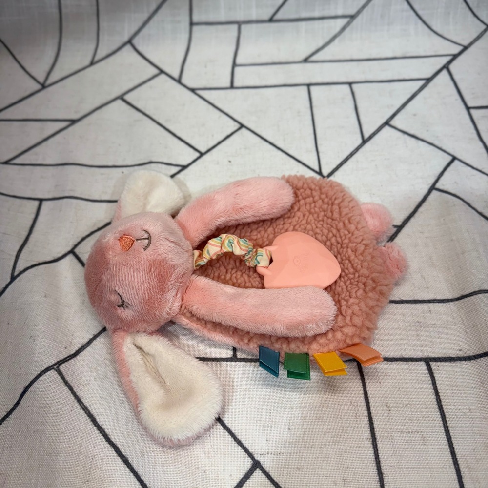 Itzy Ritzy Bunny Lovey One Size Pink Sherpa Plush Heart Teether Sensory‎ Toy - Picture 2 of 8